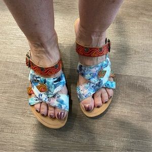 L’Artiste Baocire Spring Step Blue and Red Sandals Vibrant Floral